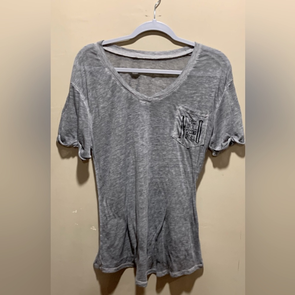 Ultra soft/Ultra thin gray pocket tee